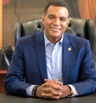 Senador de Espaillat Carlos Gómez utilizó el dinero del fondo social para propaganda política
