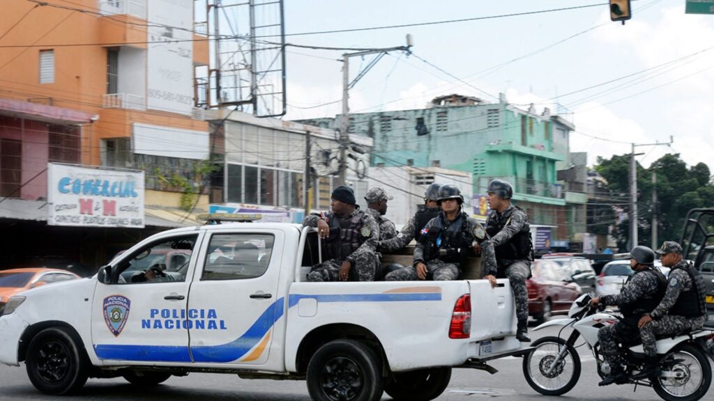 Ultiman presunto delincuente tras supuestamente enfrentar agentes policiales