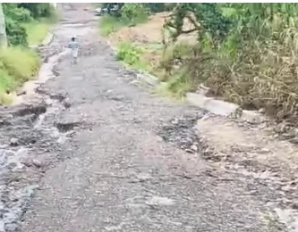 Reportan mal estado de calles en Urbanización San Felipe
