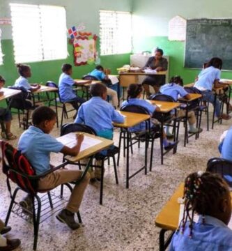 Falta de útiles escolares impedirá presencia de estudiantes en las aulas