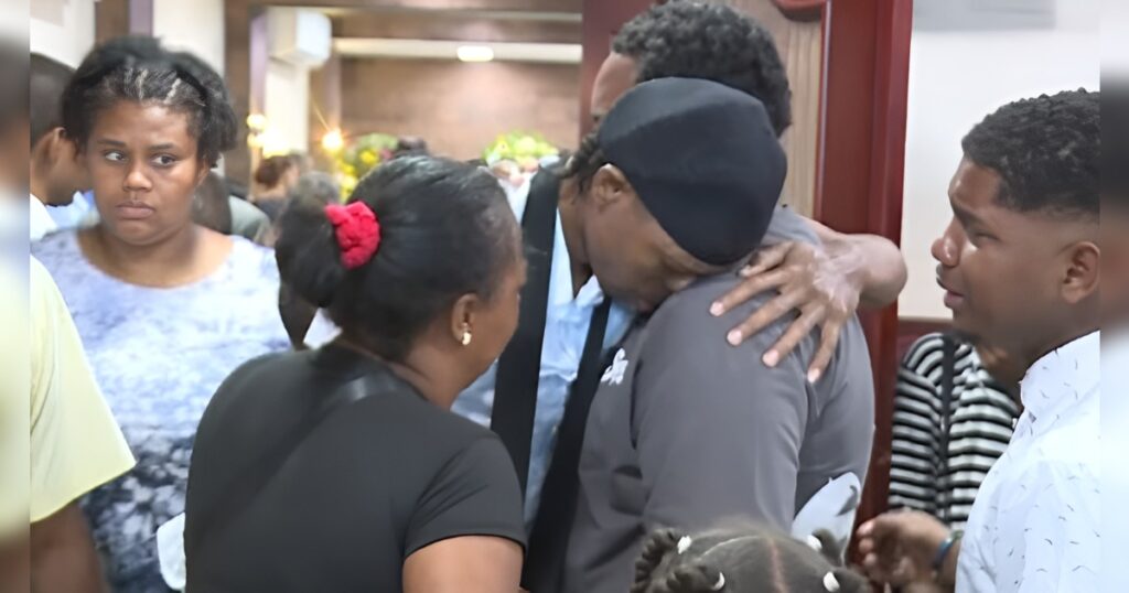 Familia en Santo Domingo Este es velada tras trágico crimen