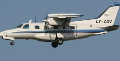 Avión bimotor Mitsubishi MU-2B