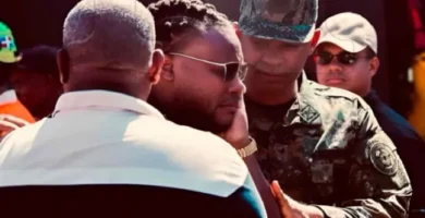 El joven atrapado entre los escombros