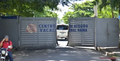 Frente al Centro de Retención de Extranjeros