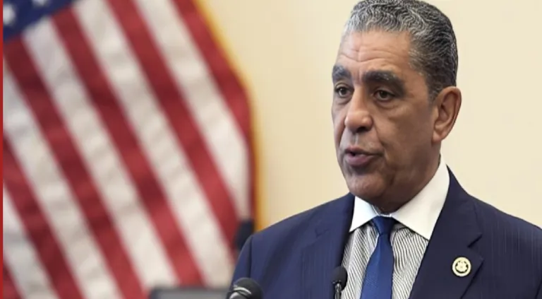 Adriano Espaillat